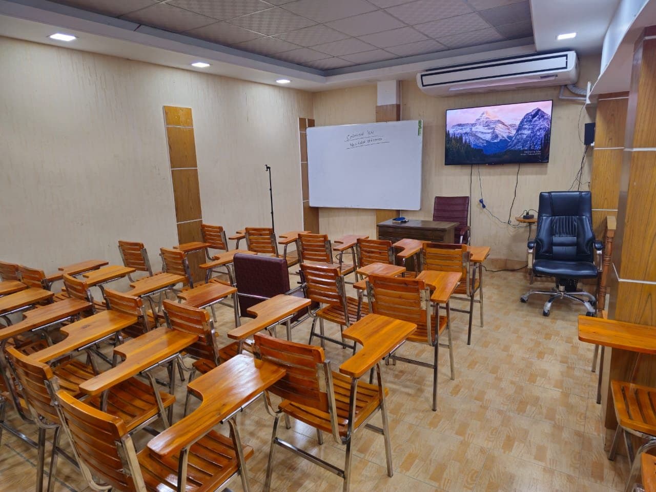 Business Management teaching at Marvelous Academy